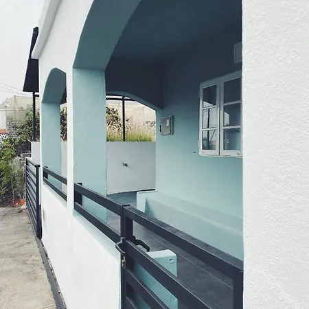 Casa “dona Gloria” *