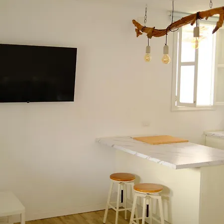 Casa “dona Gloria” *